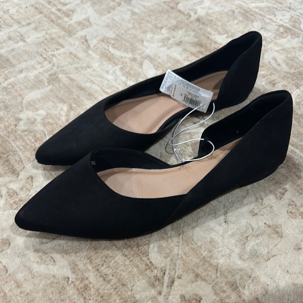 Old Navy Black Flats Sleek Design